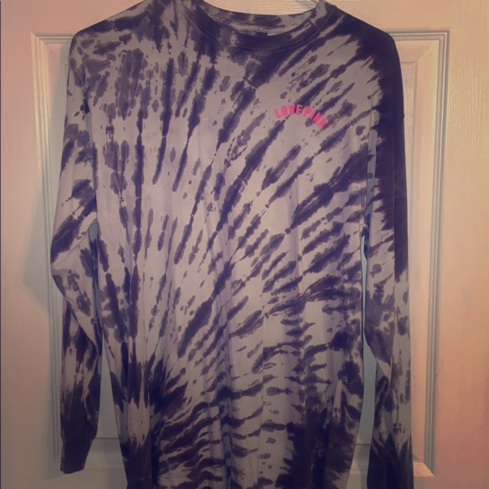 VS Pink- campus long sleeve tee